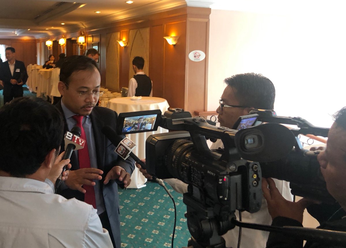 roseporeaux's tweet photo. In #Cambodia, 9 in 10 firms are expected to give gifts to secure government contracts (WB data): companies &amp; CSOs gathered w/Anti-Corruption Unit in Phnom Penh today, sharing views on the way forward @UNODC_SEAP https://t.co/reSVfz4pam https://t.co/XdoMbeLGyB