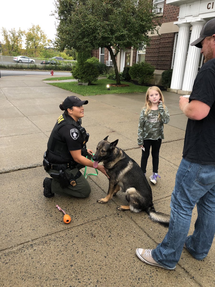 National coffee with a cop day! Thanks to <a href="/chriscoffee1975/">Chris Coffee Service</a> for providing the coffee and thanks to all those who joined us this morning building community relationships.<a href="/VlietPolice/">Watervliet Police Department</a> <a href="/ACSOTWEET/">AlbanyCountySheriff</a> 
#onecommunity