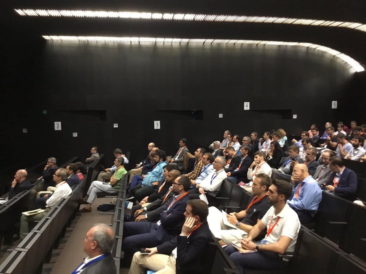 ForoEmergentes's tweet photo. Mucha atención en la conferencia de Tobías Martínez, CEO de @cellnextelecom, en #Emergentes19 #CuboAzul ~ #5G https://t.co/LB1FgkOr9j
