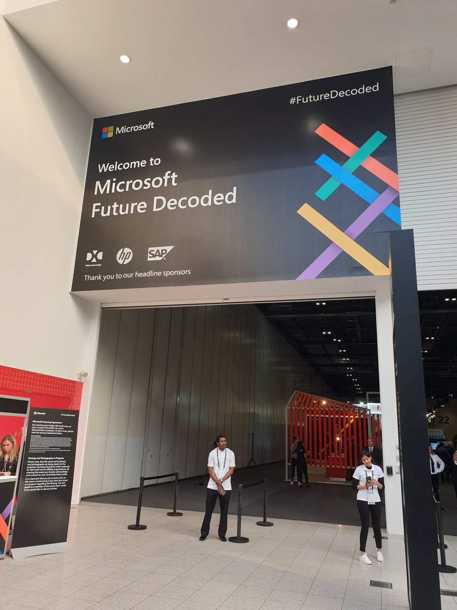 J_Sass's tweet photo. Haven't been very active on here recently whoops. However, today I am at Microsoft's Future Decoded eager to learn about some new technologies #FutureDecoded https://t.co/3wZOuhXdqu