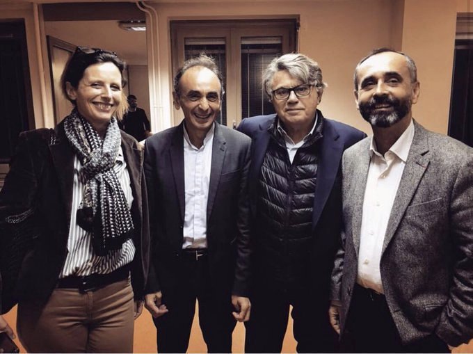 Nain_Portekoi's tweet photo. La première chose que tu vois en arrivant en Enfer. https://t.co/RzOb2K9t5G