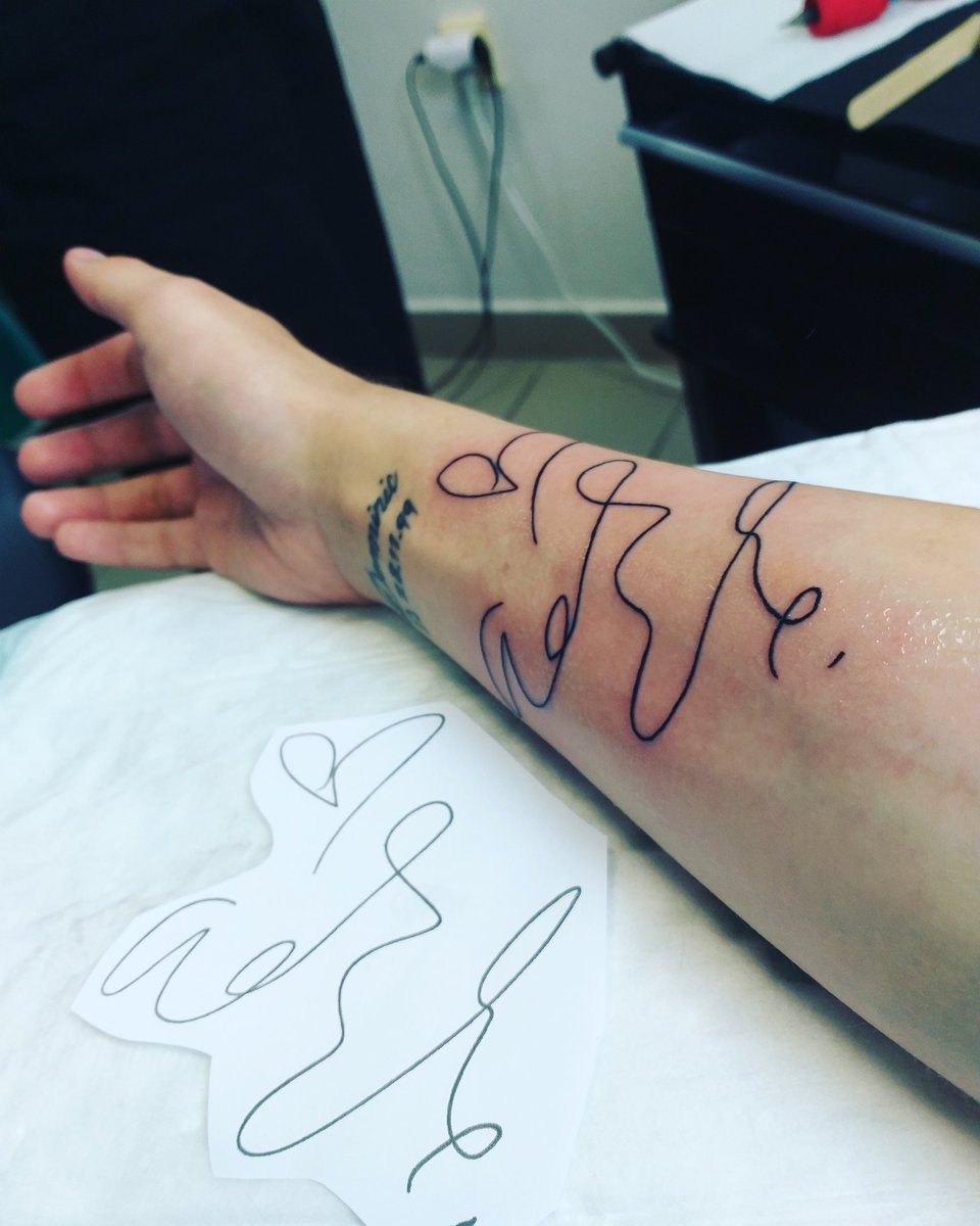 dominic__webber's tweet photo. Yeeeeees❤❤❤❤❤❤

#Adele #tattoos #dominic #webber #dominicwebber #webberdominic https://t.co/H8taYl677j