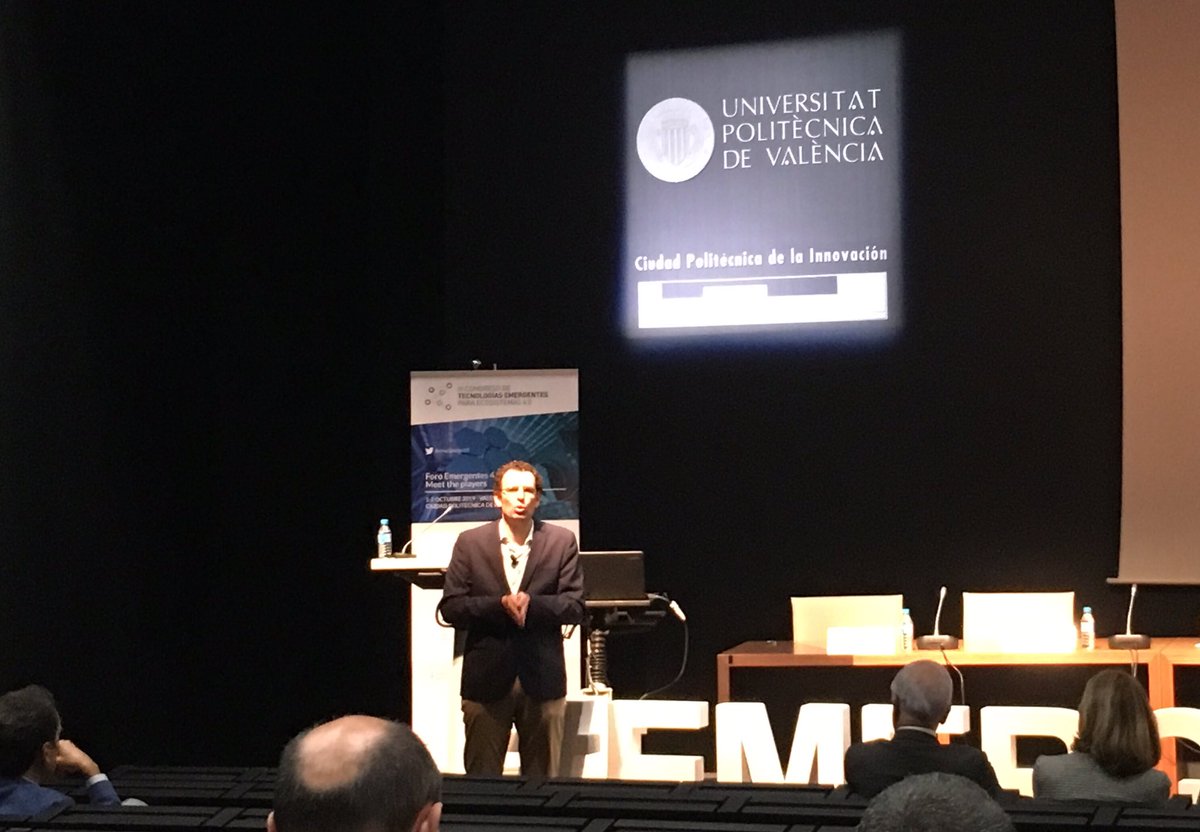 kvirrueta's tweet photo. “El cambio en las empresas tiene que venir de la mano de la #innovación y la #TransformacionDigital pero centrado en las #personas” @JaimeBarba_ @GlobalOmnium @GoAigua @ForoEmergentes https://t.co/LswnUpZtmh