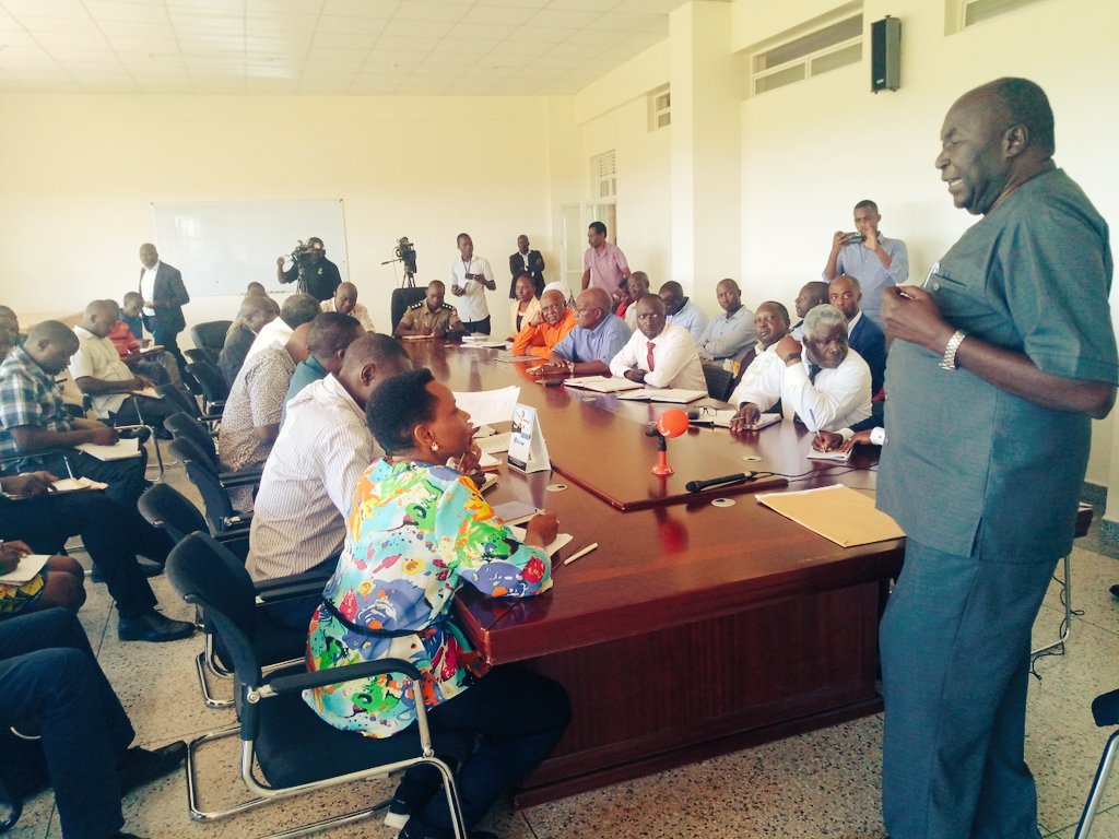 AntiGraft_SH's tweet photo. After a successful investigative interaction with the residents of Moroto, today the team moves to Teso region.
Here, we have started with an interactive session with the Soroti University management led by the VC Prof. Ikoja Odongo.
#ReportCorruption
#CallTollFree 0800202500 https://t.co/2hRw3FlZjT