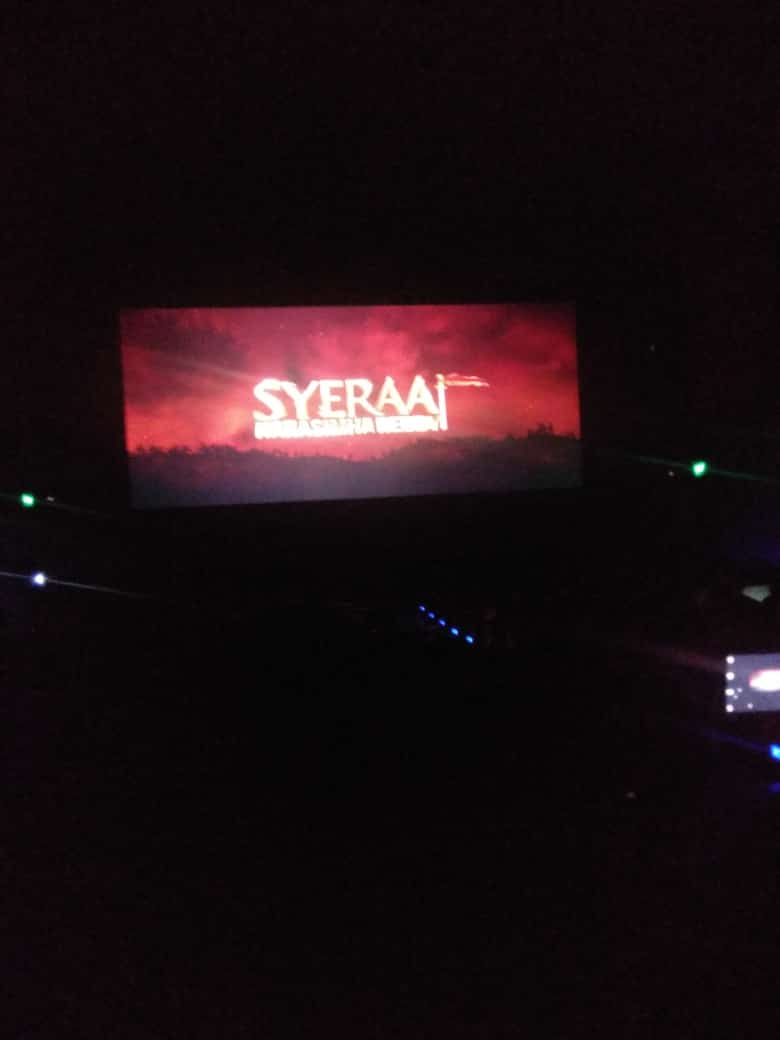 Thedark___soul's tweet photo. @KicchaSudeep
ಅಣ್ಣ today watching👀
 #SyeraaNarasimhareddy 
Your style nd entry osm Anna
ಅಣ್ಣ ನಿಮ್ಮ ರನ್ನ ಮೂವೀಯಲ್ಲಿ ಒಂದುಸಾಂಗ್ ನಲ್ಲಿ
ಇವ #allindiacutout ಅಂತ ಅದು ನಿಜಕ್ಕೂ ಸುಮ್ಮನೆ ಹೇಳಿಲ್ಲ
ಅಂತ ಈ ಮೂವೀಯನ್ನು ನೋಡಿದವರಿಗೆಲ್ಲಾ ತಿಳಿಯುತ್ತದೆ https://t.co/dCPFgoyr45