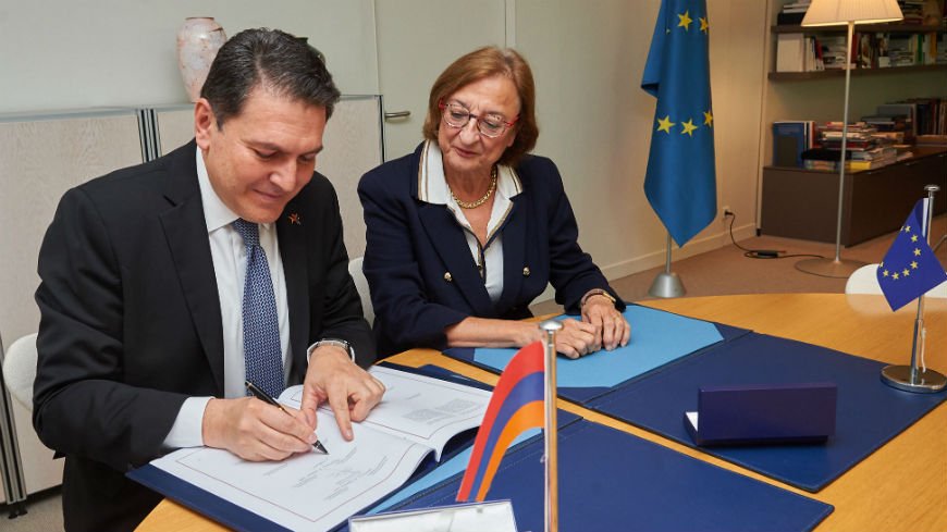 CoE_RuleofLaw's tweet image. Ambassador Paruyr HOVHANNISYAN, Permanent Representative of #Armenia🇦🇲to the @coe, signed today the Protocol amending the Convention for the #Protection of Individuals with regard to #AutomaticProcessing of #PersonalData (#CETS223). 
➡️ bit.ly/2QXUNIs #DataProtection