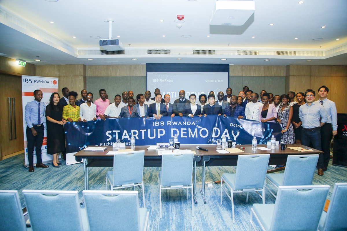 We are honored to be one of those in this group photo.

📸: <a href="/RebaVisuals/">Reba visuals</a>