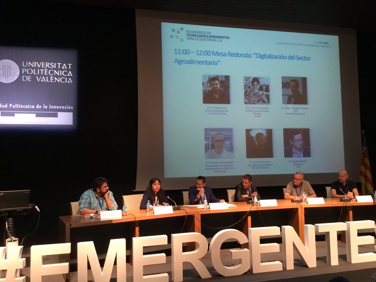 ForoEmergentes's tweet photo. #Emergentes19 #CuboAzul Mesa de debate🗨️ >> La Digitalización del Sector #Agroalimentario
⏱️Modera @sergiomartin de TVE
▪️ @lusmacu, @CerealtoSiro
▪️ @sara05villa, Nestlé
▪️ @MCampelotenoira, @Campelocastanas
▪️ @frarca72, @vickyfoods
▪️ @JordiCuarter, ROQUETTE https://t.co/TC3Oi2OKNP