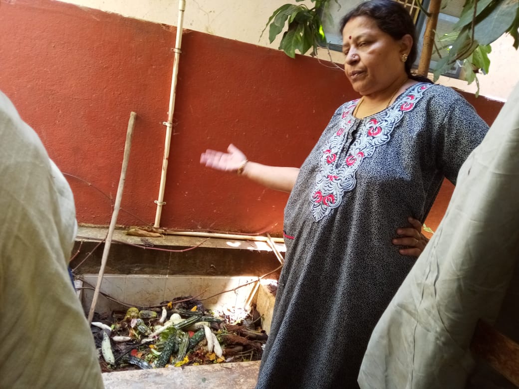 snpkarnataka's tweet photo. SNP sistrs tdy visited houses in Girinagar, Bnglr to create awareness on waste mngt. Since 3 mnths we hv cvrd mre dan 170 houses in dat area and mny of them r cntrlng d wet garbage goin out f their house!
#SwachaBharath
#GarbagefreeZone
#SNP https://t.co/b7Tcx9ncOI