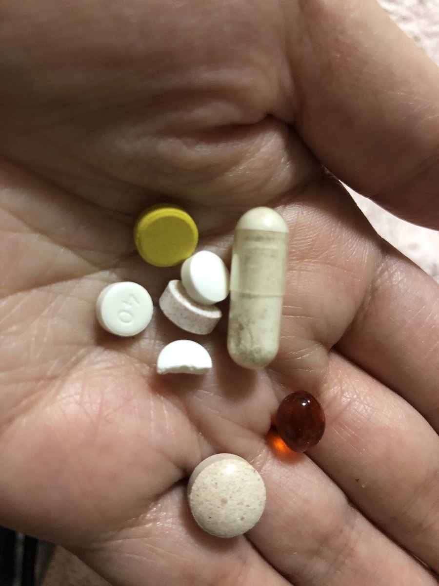 めぐママ 日中 臭いオナラしてたから心配してたけど 晩の も大丈夫そうでした お散歩から帰宅後 ようやくステロイドのお薬 今回は昨日からカイカイしてたからよく我慢したね お薬大量頑張って飲みました ステロイドが切れても痒みが起こらない めぐママ 日中 臭いオナラしてたから心配してたけど 晩の も大丈夫そうでした お散歩から帰宅後 ようやくステロイドのお薬 今回は昨日からカイカイしてたからよく我慢したね お薬大量頑張って飲みました ステロイドが切れても痒みが起こらない