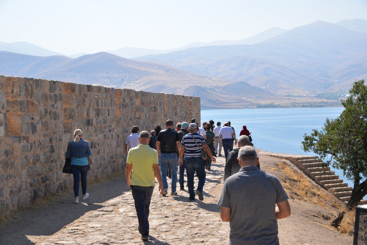 IWACT_YYU_Van's tweet photo. Van Trip on 29/09/2019: #Akdamar Island #Armenian church visit. https://t.co/cgTa4C8Gmk