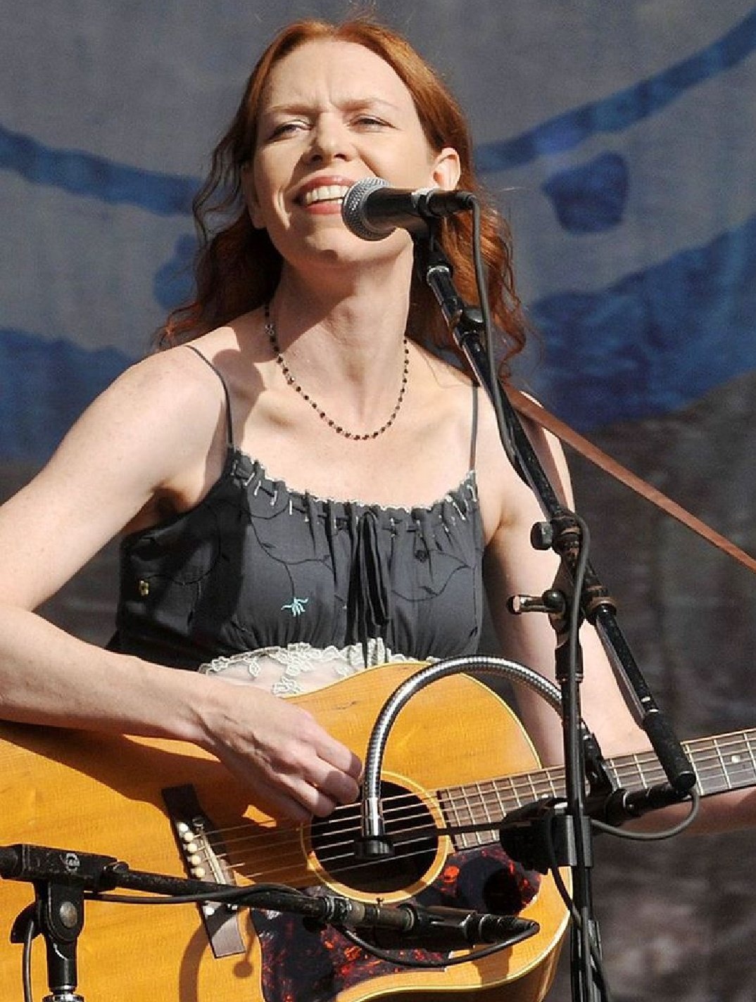 Happy Birthday to singer songwriter Gillian Welch, born on this day in New York City in 1967.   