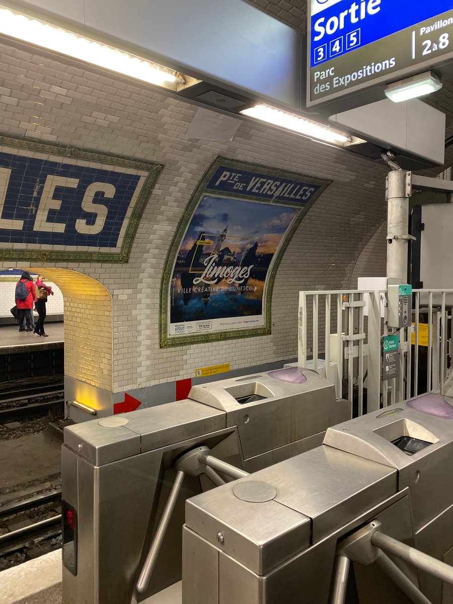 En marge de l'#IFTM2019 le #crtNA affiche les destinations de #NouvelleAquitaine dans le #metrofrancilien Porte de Versailles <a href="/NiortMaraisPoit/">Niort Marais Poitevin</a> <a href="/laciteduvin/">Cité du Vin</a> <a href="/LimogesTourisme/">Limoges Tourisme</a> @LaRochelle_OT <a href="/LascauxOfficiel/">Lascaux</a> <a href="/P_Basque/">Pays Basque Tourisme</a> <a href="/NA_Tourisme/">Nouvelle-Aquitaine Tourisme</a> <a href="/MichelDurrieu/">Michel Durrieu</a>