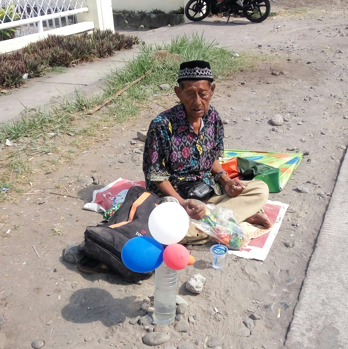 🎈TWITTER PLEASE DO YOUR MAGIC🎈
  
    🎈PATUNGAN BELI BALON KAKEK🎈

"Jika kamu berbuat baik (berarti) kamu berbuat baik bagi dirimu sendiri dan jika kamu berbuat jahat, maka (kejahatan) itu bagi dirimu sendiri ..." (QS. Al - Isra' : 7)