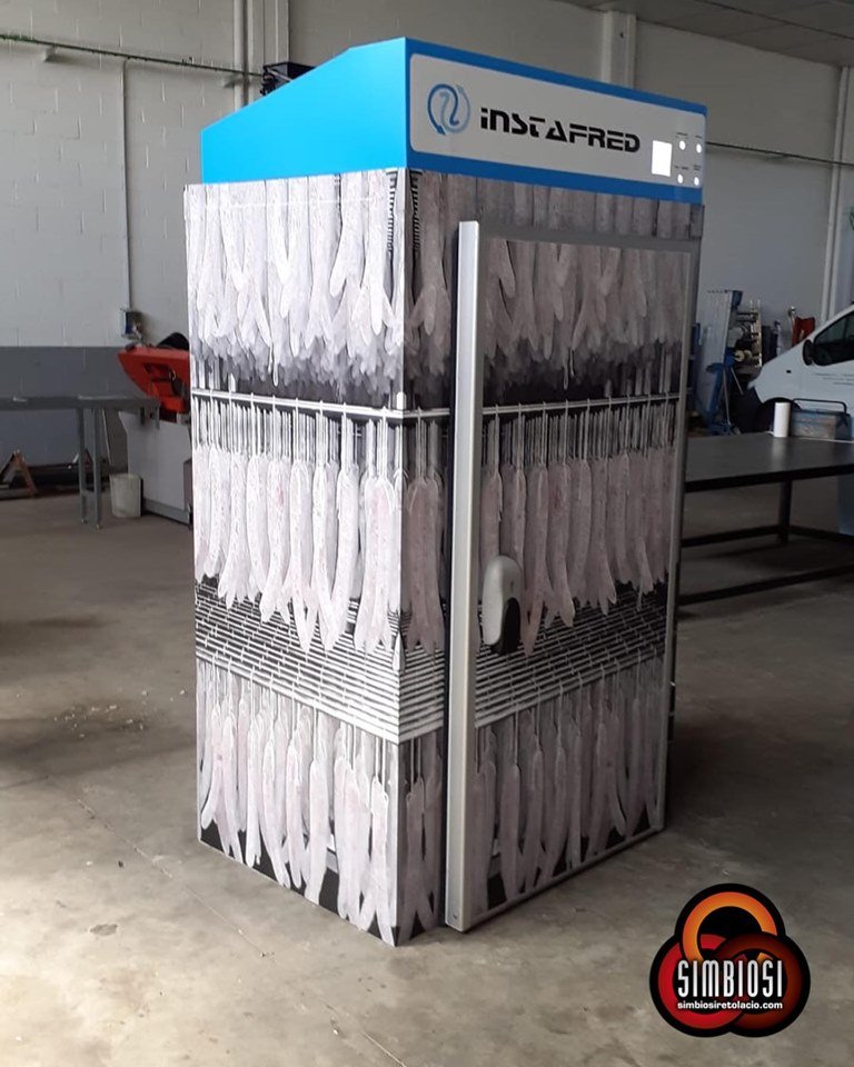 SIMBIOSIretols's tweet photo. Personalitzacions a mida #simbiosiretolacio #wrapping #instafred #vinils #decoracio #vinyl https://t.co/Z1ERt3IdtH