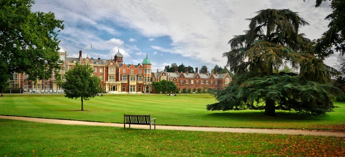 AbsoluteEscapes's tweet image. Our Marketing Manager Scott reached the incredible #SandringhamEstate yesterday on his research trip through #England.😍 

A home definitely fit for a Queen... oh, wait! 👑