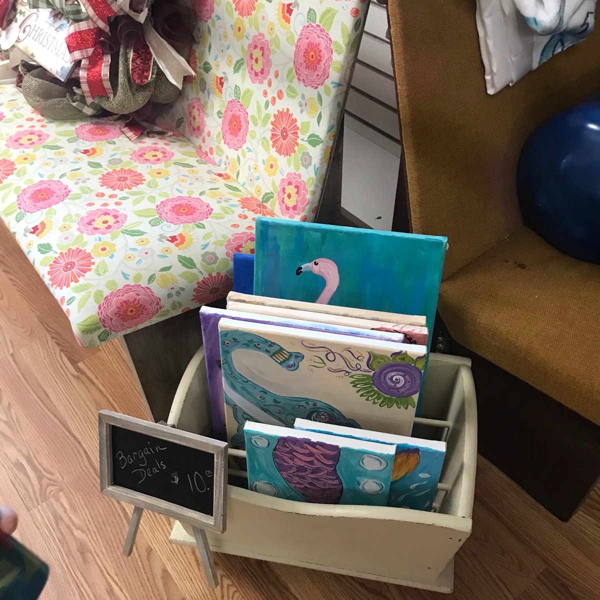 creatingstrokes's tweet image. Pick up some art for Christmas .