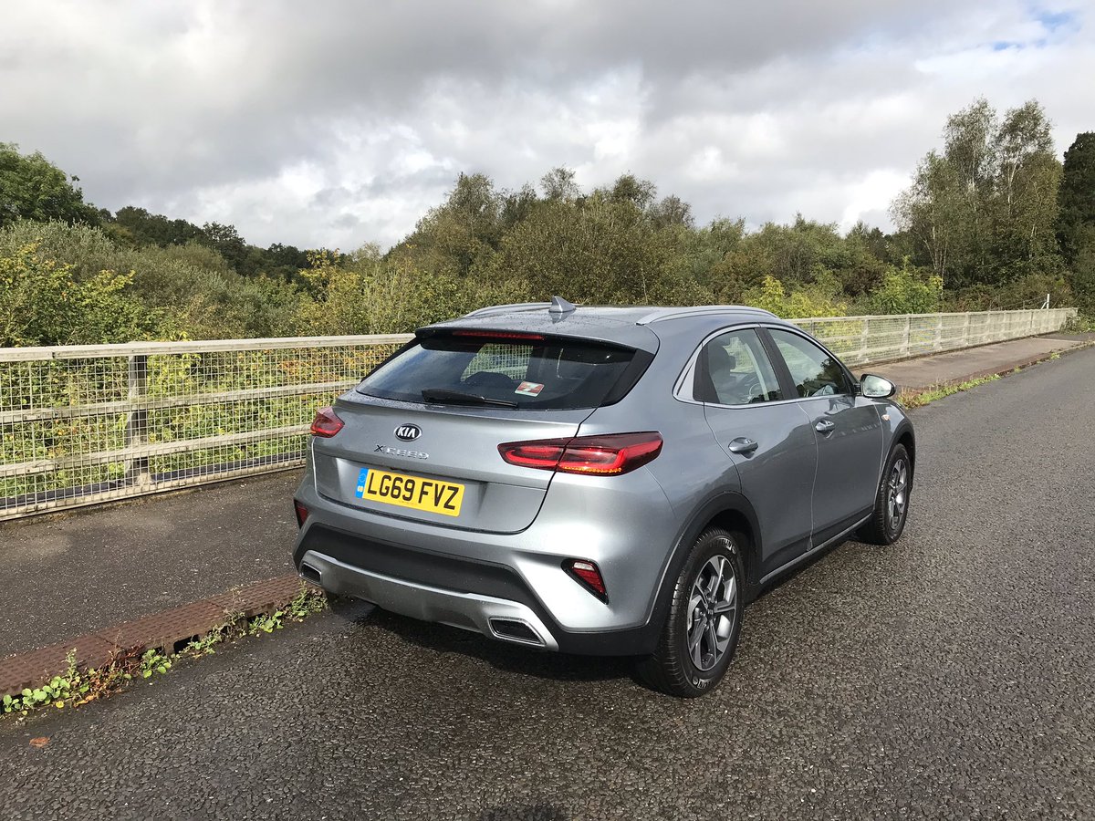 PeterNunn3's tweet photo. Driving day @KiaUKPR meeting appealing new XCeed crossover. Hi rise designer style CUV set to go big, accounting for up to 50% of Ceed sales. #coolrunner https://t.co/xDYMSCTJ78