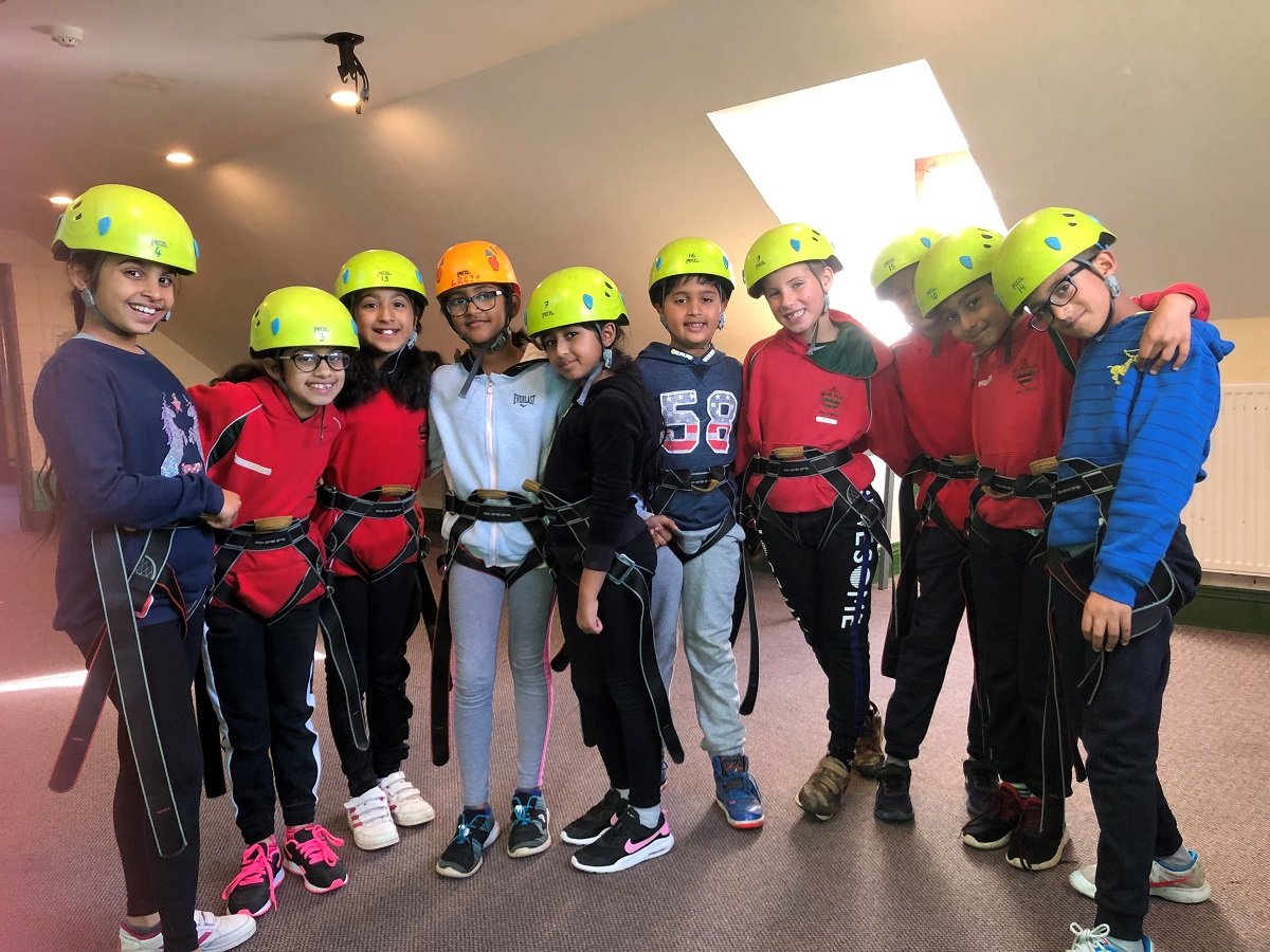 HallfieldSchool's tweet photo. It's a sunny but cold start to Y4RN's trip in the Brecon Beacons; here are just a few pictures of the morning's activities before venturing outside! @BreconBeaconsNP
#HallfieldSchool #ActivityTrip #Teamwork #LearningThroughTeamwork #BreconBeacons https://t.co/CZRuxIPLTC
