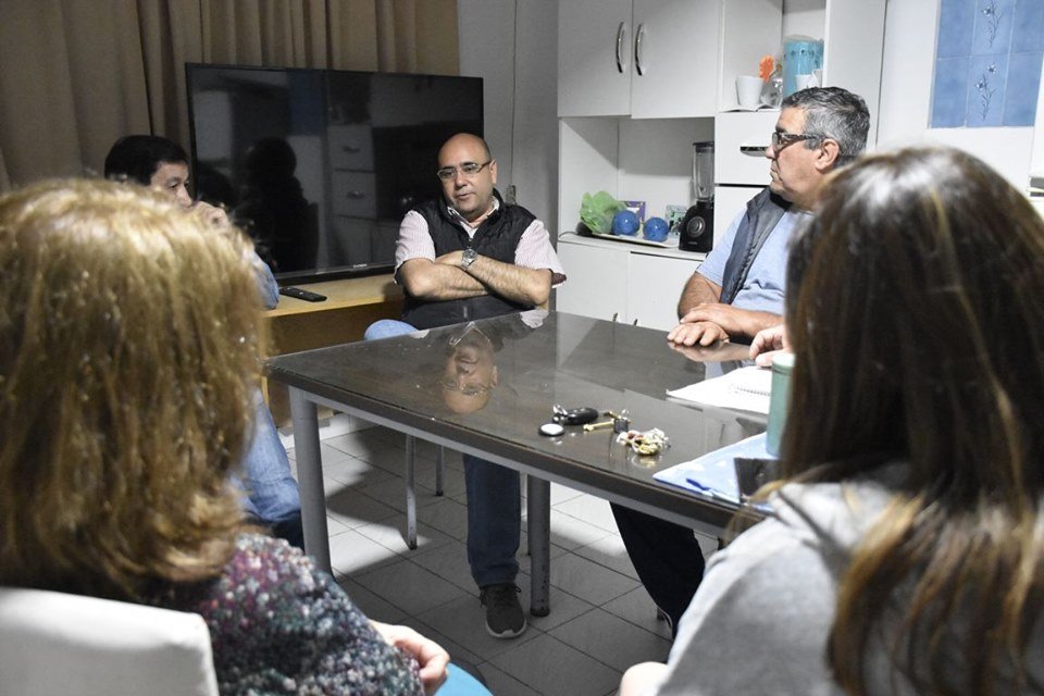 Reuniones vecinales con las familias del Barrio San Cayetano.
Estamos presentando un proyecto que cambiará Villa Ángela

#Lista739
#UnidosPorVillaÁngela ☀️