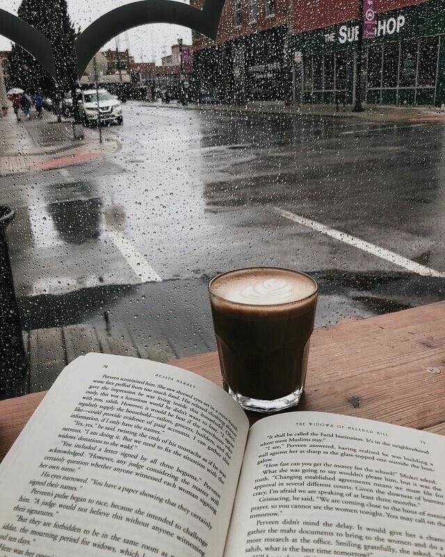 bookpoets's tweet photo. books + rainy days 😍 https://t.co/jKoJODV2h5