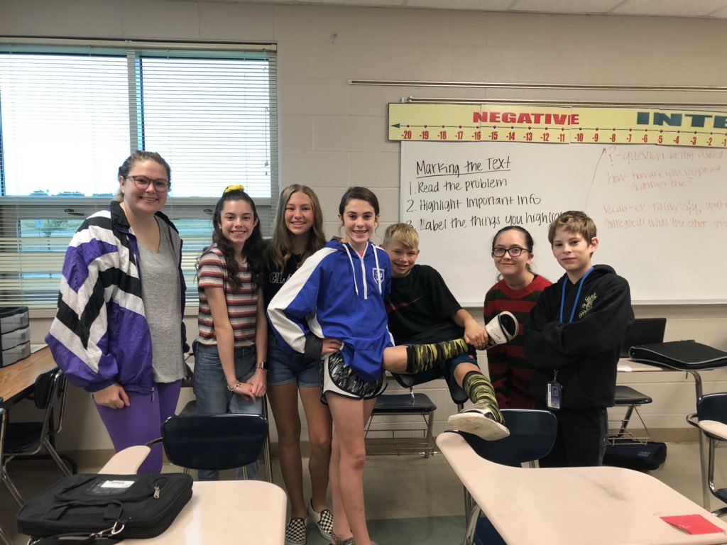 RachelleMcGehee's tweet photo. Lovin the 80s #jcmshoco https://t.co/vfZeti7eWb