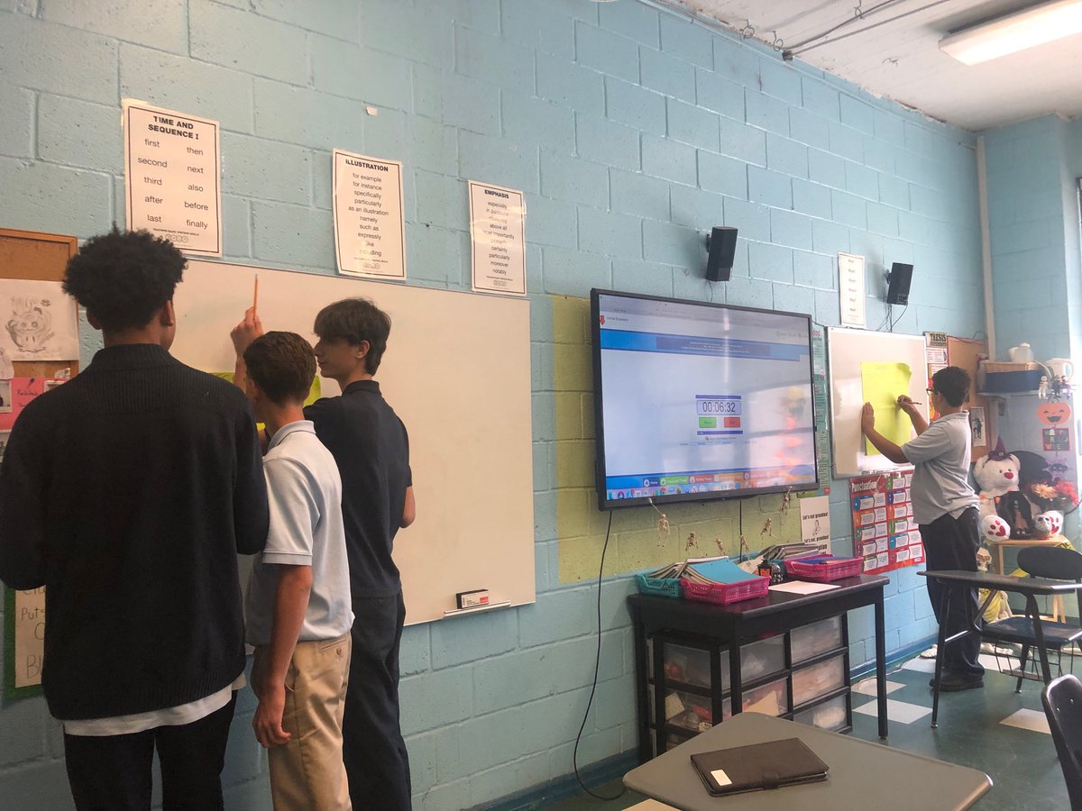 DNapoliXHS's tweet photo. Scanning the room for concrete and specific details using our five senses. What do you? #see #hear #smell #taste #touch #9-2 https://t.co/B7qhojkJgK