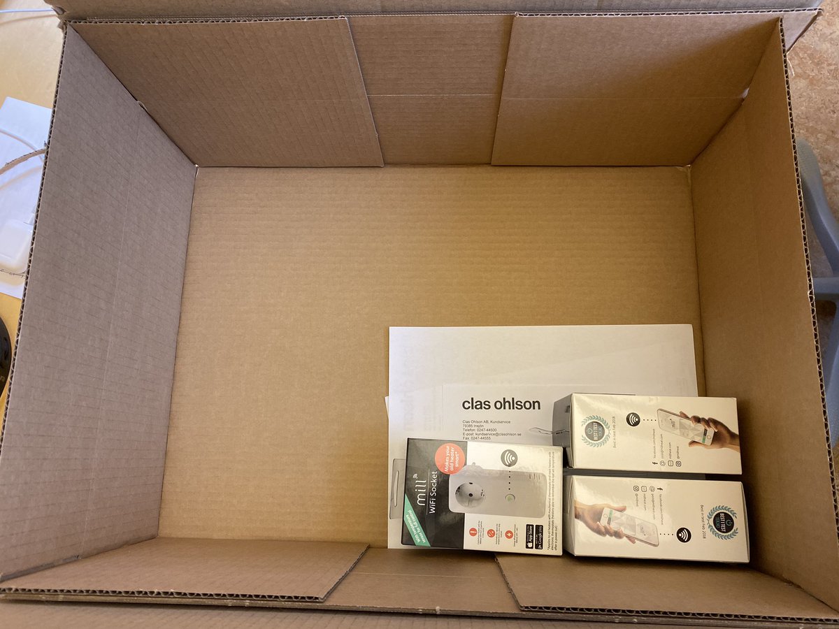 taavola's tweet photo. Blir besviken när @ClasOhlsonSve väljer att skicka dessa små förpackningar i denna enorma låda. Var är miljötänket kring detta? https://t.co/RjhmkldqcH