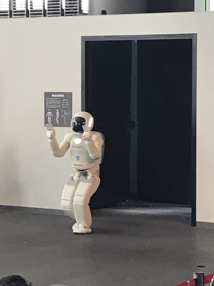 Reisefeeling's tweet photo. Den heutigen Vormittag haben wir im #Miraikan, Japans nationalem #Museum für #Zukunftsforschung und #Innovation verbracht. Dabei durfte natürlich auch die Demonstration von #ASIMO nicht fehlen. https://t.co/hwrmo5nryP