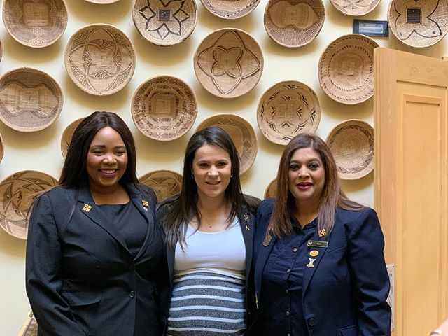 concierge_ryan's tweet image. This is a very special, and until now, unique occassion; the first time we have all 3 Les Clefs d'Or ladies together! A daily inspiration to us all @lesclefsdorgb @lesclefsdor @thesaxonhotel #concierge #lesclefsdor #lesclefsdorconcierge ift.tt/2nGVCfd