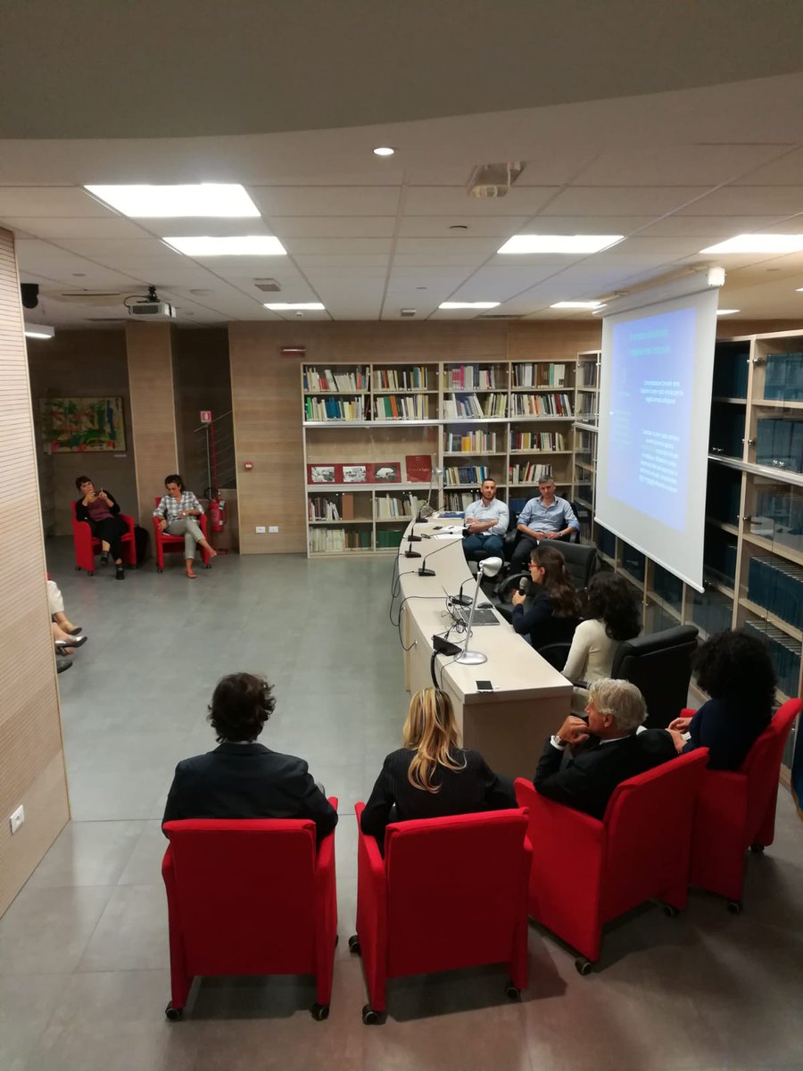 ARPALazio's tweet photo. Con discussione dei progetti e consegna degli attestati, si chiude oggi la seconda classe del corso per #GreenManager organizzato da @RegioneLazio e #ARPALazio. Presenti assessore @MAXVALERIANI e nostro DG Marco Lupo.
#LazioPlasticFree #GreenJobs @ConsiglioLazio @SNPAmbiente https://t.co/gG4LSaRNJn