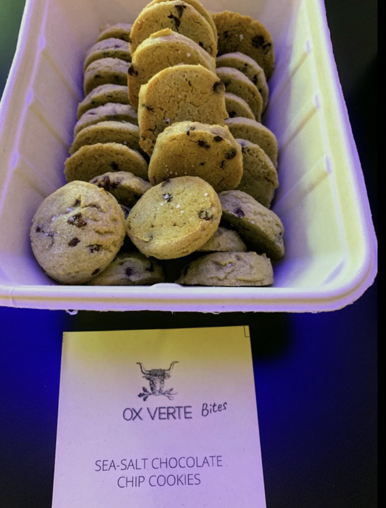  chicken tartines AND sea-salt chocolate chip cookies ? Yes, please! For one of its recent events,  @betaworkstudios had very stylish - and delicious - catering by  @OxVerte, a “plant-forward food company.” Also, it’s a proud, certified  @BCorporation!