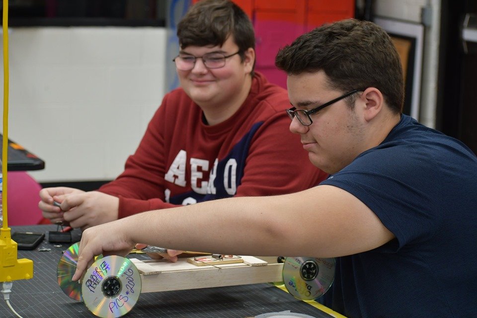 LSHSShorian's tweet photo. Students in Mechanical Engineering, taught by Mrs. Todaro, created and assembled their own Mousetrap cars. Students have a time limit of 1 week to craft their cars: https://t.co/6YSLFZqeFY. #ShorianPride https://t.co/r6YdPrURmo