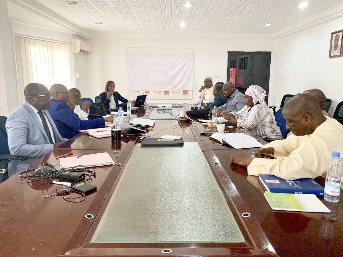 femafoot's tweet photo. @CZigaul, Responsable du Programme de Développement de la @FIFA pour la @CAF_Online et les #Caraïbes poursuit sa visite de travail au #Mali. Elle a eu une séance avec le nouveau Comité Exécutif de la #FEMAFOOT. 
La suite à lire sur notre page Facebook 👉 https://t.co/hFmOd3ZRz4 https://t.co/DNG9g2mEP1