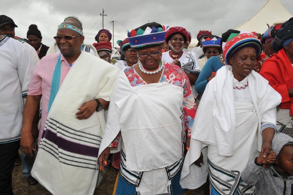 NationalCoGTA's tweet photo. Deputy Minister Obed Bapela visited the Centane and Mbashe Agricultural Initiative a few days ago
#cogta #communalfarming #landbouw https://t.co/D9eTYgQ2Ds