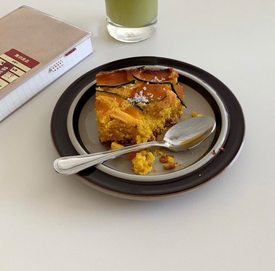 pegopa_korea's tweet photo. 韓国🇰🇷水原にある
空間が魅力的なカフェ☕️

🗝Paterson Coffee🗝

かぼちゃケーキが有名で一度食べたら
何回も食べたくなっちゃう美味しさ🤤❣️

ソウルに少し飽きたら水原(スウォン)に
足を運んでみよう！🛤💭

📍경기 수원시 팔달구 화서문로 33
#ペゴパ #韓国情報 #韓国料理 #韓国カフェ https://t.co/hFj9jlwvg3
