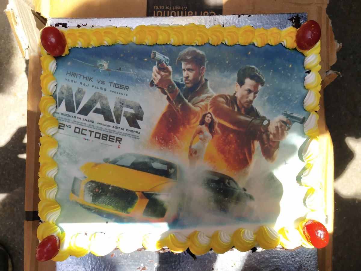 Hrithik Roshan Fan's club Kolhapur tweet media