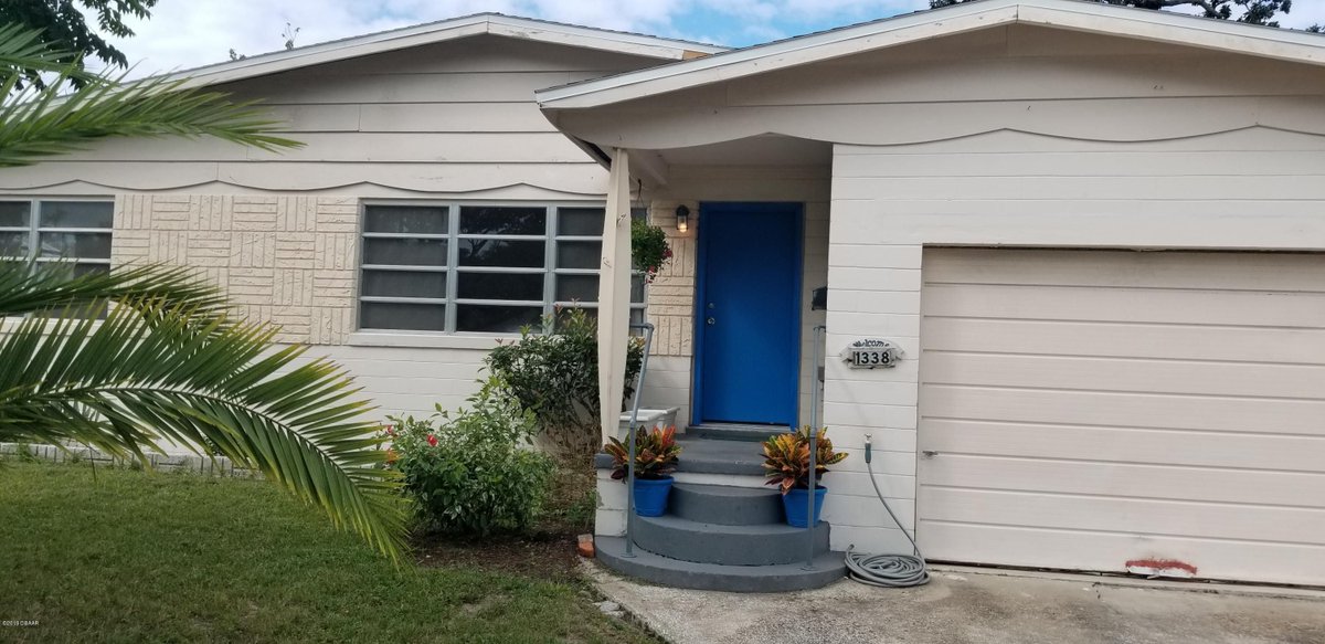 exitbeachrealty's tweet image. 2 bed 2 bath home in Holly Hill- Close to the river with many updates. Original hardwood floors, fenced yard with mature trees. Click the link below for more info or contact Beth Anderson at 386-295-3952.buff.ly/2o89qz9 #hollyhill #florida #homeforsale