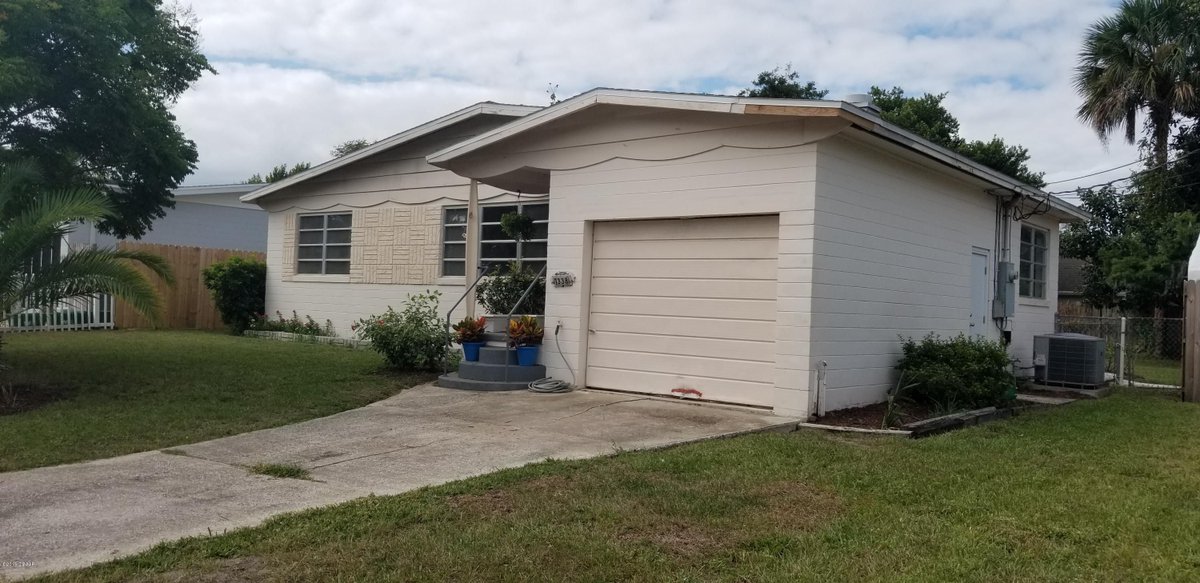 exitbeachrealty's tweet image. 2 bed 2 bath home in Holly Hill- Close to the river with many updates. Original hardwood floors, fenced yard with mature trees. Click the link below for more info or contact Beth Anderson at 386-295-3952.buff.ly/2o89qz9 #hollyhill #florida #homeforsale