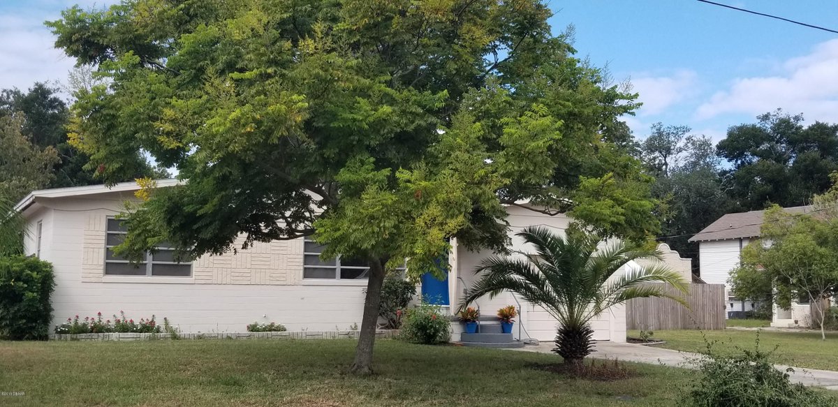 exitbeachrealty's tweet image. 2 bed 2 bath home in Holly Hill- Close to the river with many updates. Original hardwood floors, fenced yard with mature trees. Click the link below for more info or contact Beth Anderson at 386-295-3952.buff.ly/2o89qz9 #hollyhill #florida #homeforsale