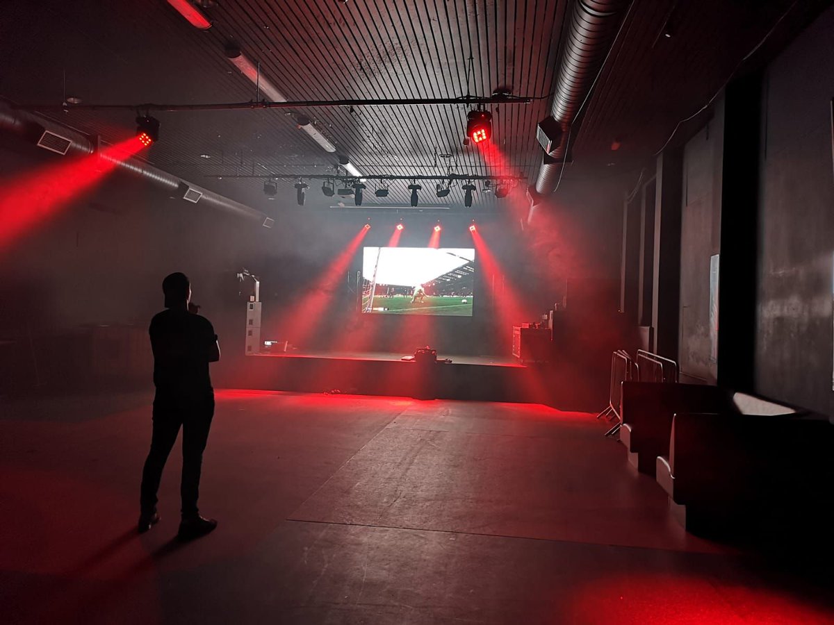 edgehillsu's tweet photo. The big screen is ready. FIFA 20 is loaded up. Come and test your skills at our FIRST EVER FIFA tournament in VENUE, followed by Liverpool in the Champs League, followed by SOCIAL ⚽️ 🔴 💃 🔥

FIFA TOURNAMENT 👉 6-8pm 

L'POOL VS RB SALZBURG 👉 8pm - 10pm 

SOCIAL 👉 10pm... https://t.co/tMDyjYzJAn