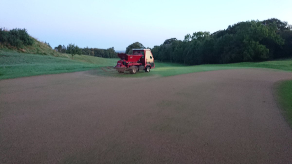DDSmart71's tweet photo. Day 3 of maintenance week in full flow and surfaces reacting well
@Babertonreport @Kerrsymbio @ReesinkTurfcare @ReesinkScotland @Hughkingsand @becks_aitkens @DarylBurdett1 https://t.co/pU4IpKjkYU