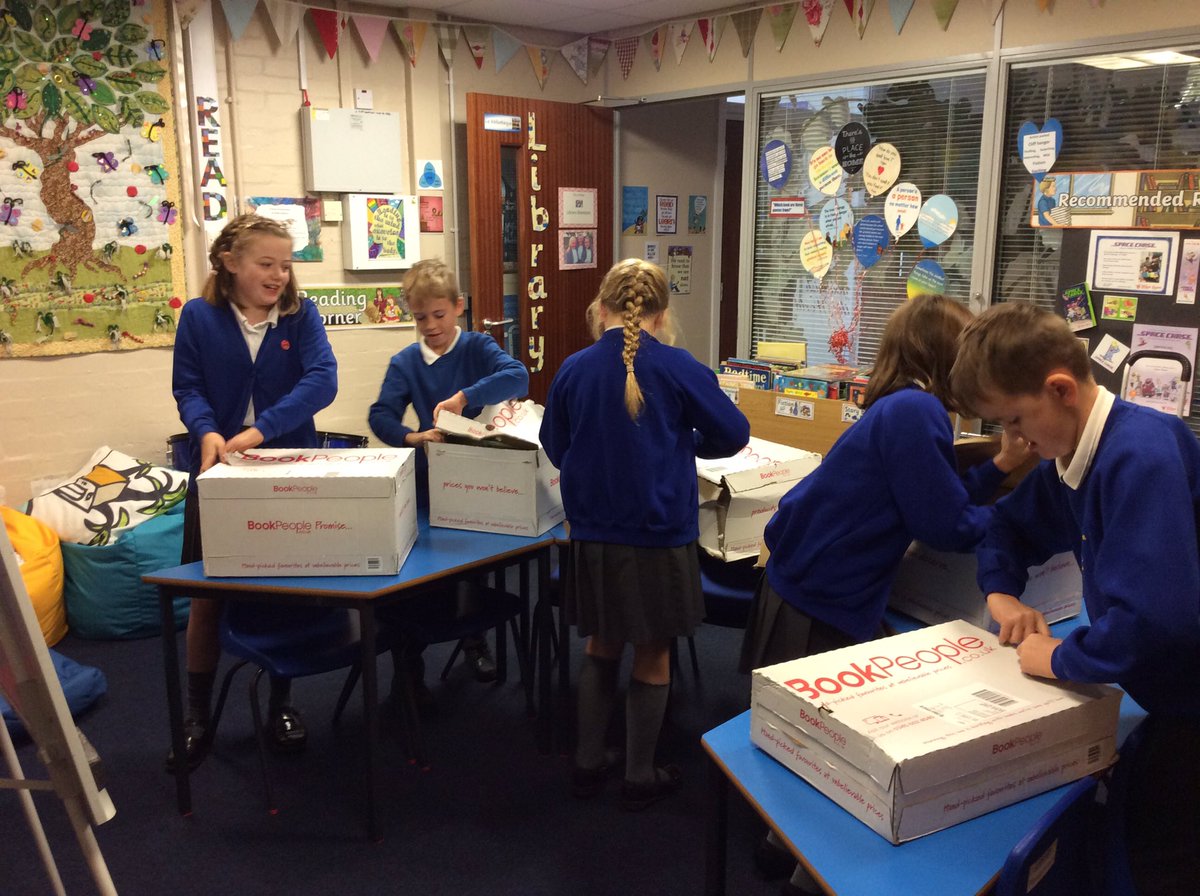 stthomas_cofe's tweet photo. A big thank you to our wonderful PTA @StThomasNetwork for funding our new books which we can’t wait to read! The library monitors were so excited and said “It’s just like Christmas” #stthomasenglish 📚 https://t.co/MPSUce2sS5