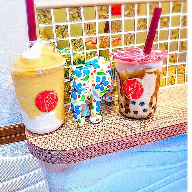 Tokyo No 1茶房 池袋東口amazingドリンク タイ 推し 美味 イベントスペース マンゴースムージーと新商品のアッサムミルクティー 人気のマンゴースムージーはもう少しで販売終了です Tokyono1sabo 池袋スイーツ マンゴースムージー アッサムミルク