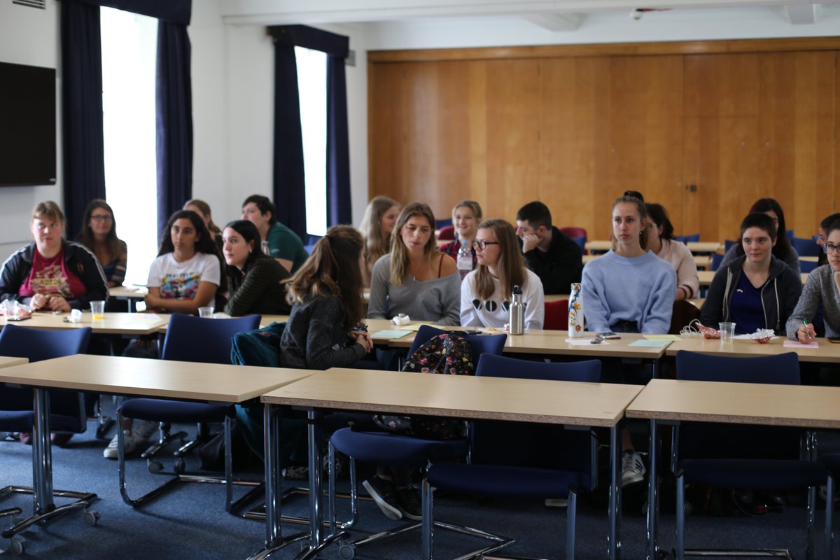 UoA_LLMVC's tweet photo. We invited our Modern Languages Students to take part in a quiz organised by LLMVC - here are some of the pictures taken during the event. Well done everyone! #studyalanguage #makeitabdn #languages #polyglot @abdnhispanists @GermanAbdn https://t.co/xTvGhgna3t