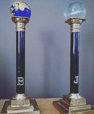 Logia_Autonoma's tweet photo. Entre el globo terráqueo y la esfera celeste.
#Freemasons 
#Masones 
#Masonry
#Masonería
#Freemasonry 
#Francmasonería 
#GlachLaConstruimosTodos https://t.co/ySkj3xE9qj