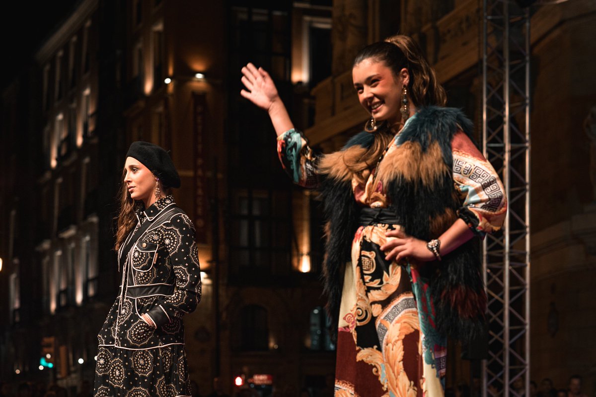 zazpikaleak's tweet photo. Nuevas fotografías del desfile de moda Zazpi Kaleak Kaixo! en nuestro perfil de facebook. ¿Cuál fue tu momento preferido?¡Cuéntanos! #cascoviejo #cascoviejobilbao #zazpikaleak #bilbao #bilbo #eventosbilbao #moda #eventosmoda #desfilemoda #Tendencias #fashion #trend #modelos https://t.co/LZ9ZbNneCR
