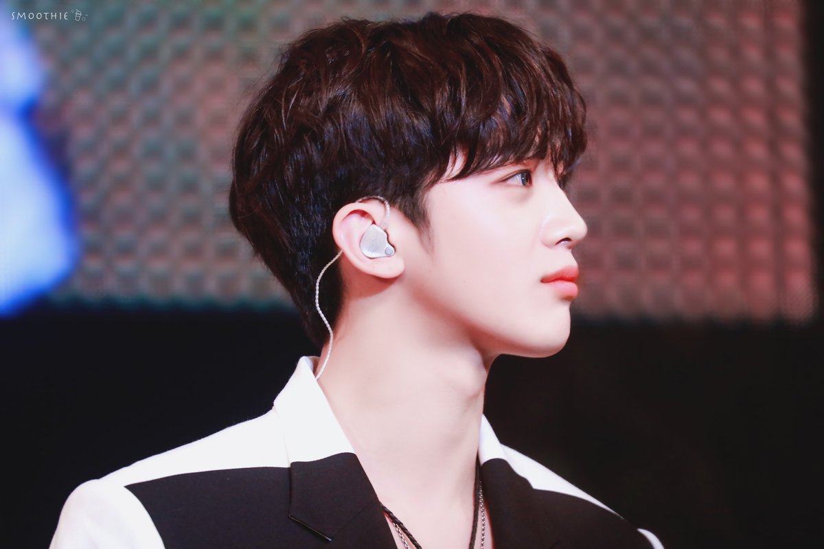 SmoothieYh's tweet photo. 190922 KMF
다치지 않도록 해라💧

#김요한 #요한 #kimyohan #X1 #엑스원 https://t.co/cGJdTsIKi2