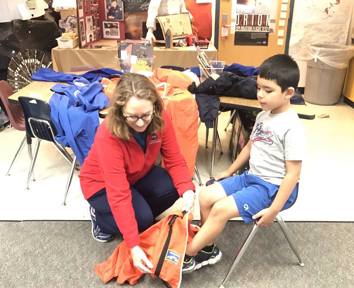 MrsKennedyapsva's tweet photo. Last week @lsullivan invited us to explore and learn with her in a fun, hands-on way! This student loved becoming an astronaut! #kwbpride https://t.co/qYPtsnXymY