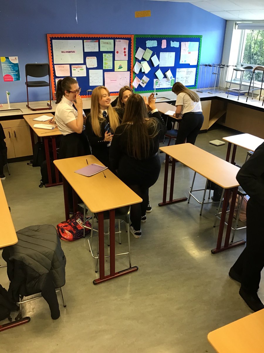 stmmsciencetech's tweet photo. National 5 Biology studying Variation #handspan #height #eyecolour #isitcontinuousordiscrete @stmargaretglas https://t.co/Xa3H0NLIXz